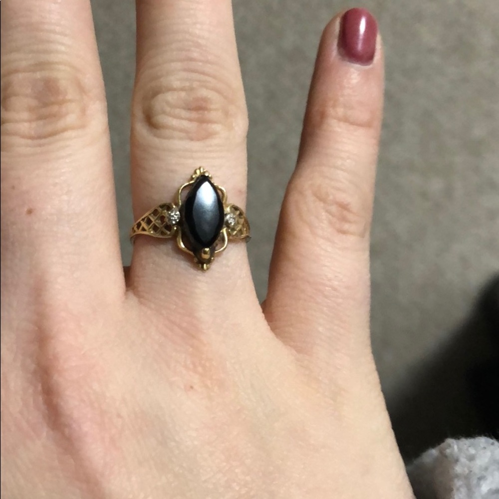 Vintage black onyx ring